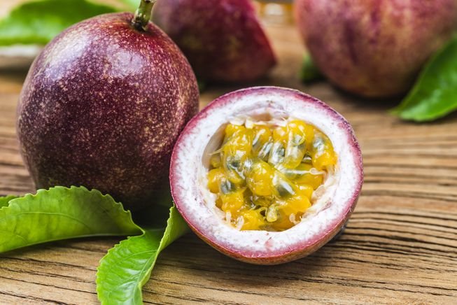 Differences between yellow and purple passion Fruits - Oxfarm